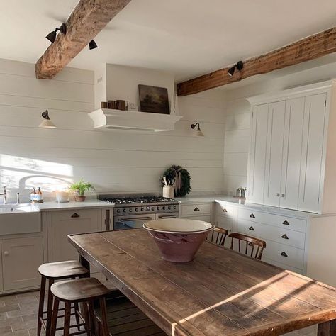 Old English Kitchen, English Farmhouse Kitchen, Cozy Room Ideas, Room Ideas For Men, Old Farmhouse Kitchen, Room Ideas For Men Bedroom, Men Bedroom, Neutral Interior Design, Year Planning