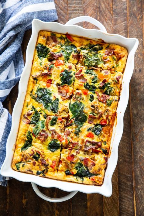 Whole30 Brunch, Shredded Hash Brown Breakfast Casserole, Hash Brown Egg Bake, Loaded Breakfast Hash, Hash Brown Breakfast Casserole, Egg Hash Brown Casserole, Whole 30 Breakfast, Breakfast Sandwiches, 15 Minute Meals