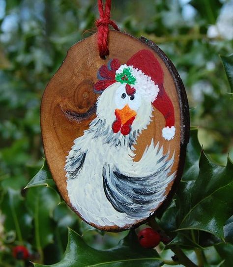 Chicken Christmas Tree, Christmas Favours, Chicken Ornaments, Christmas Gourds, Rustic Chicken, Chicken Christmas, Wood Cookies, Painted Santa, Wooden Things