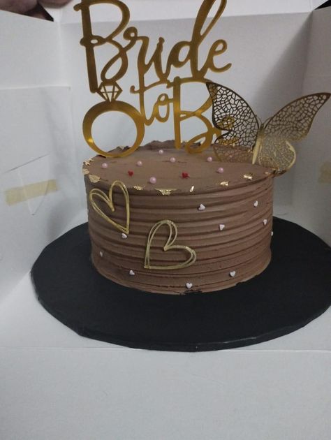 Chocolate Bridal Shower Cake, Bride To Be Simple Cake, Bride To Be Cake Ideas Bridal Showers, Bride To Be Cake Bachelorette Parties, Bridal Shower Cake Ideas Simple, Bride To Be Cake Design, Simple Bride To Be Cake, Bachelorette Party Cake Ideas, Bachelorette Cake Ideas