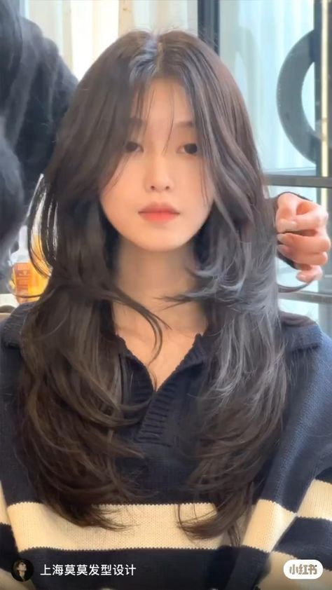 Korean Womens Haircuts, Korean Haircuts Long Hair, Korean Haircut Ideas For Long Hair, Korean Woman Haircut, Korean Haircut Women Long, Asian Cute Hairstyles, Long Haircut Korean Style, Asian Curtain Bangs Long Hair, Korean Curtain Bangs Long Hair