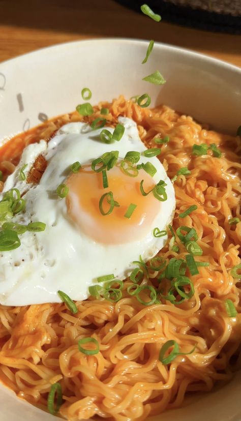 Ramen Cheese Noodles, Spicy Foods Aesthetic, Yummy Food Ramen, Ramen Pictures, Noddles Food Spicy, Foods And Drinks, Noodles With Cheese, Thick Noodles, Noodles And Cheese