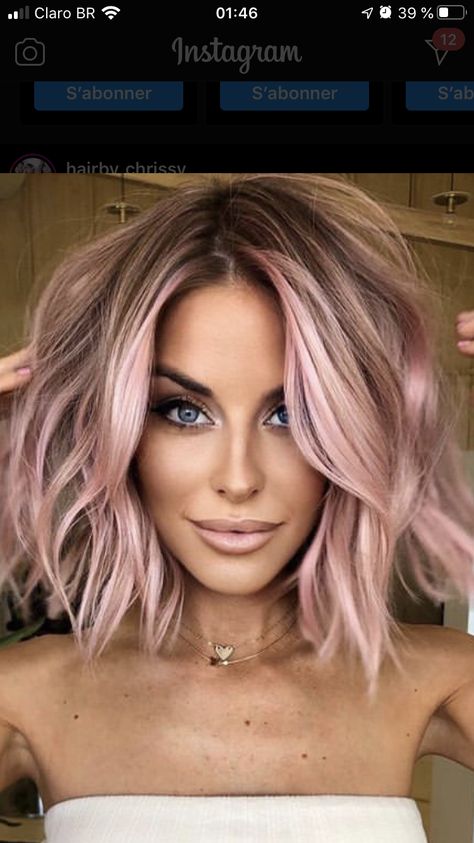 Summer Hair Color Ombre, Vivid Hair Color For Pale Skin, Rose Gold Hair Brunette Short, Short Rose Gold Hair, Short Pastel Pink Hair, Rose Gold Short Hair, Platinový Blond, Cute Pink Hair, Rose Gold Hair Ombre