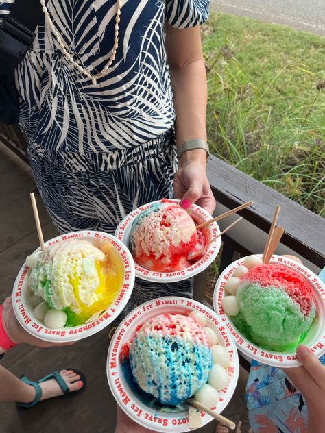 Hawaiian Snow Cones, Matsumoto Shave Ice, Hawaiian Shaved Ice Aesthetic, Hawaii Shaved Ice, Hawaii Aesthetic Food, Shaved Ice Aesthetic, Shave Ice Hawaii, Hawaii Snacks, Shaved Ice Recipe