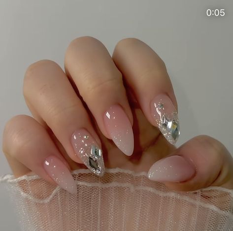 Almond nails. Rhinestones. Nail Nail Designs, Wedding Acrylic Nails, Nail 2023, Vintage Nails, Nude Nail Designs, Nails Design With Rhinestones, Almond Nails Designs, Designs Nail, Ideas Nails