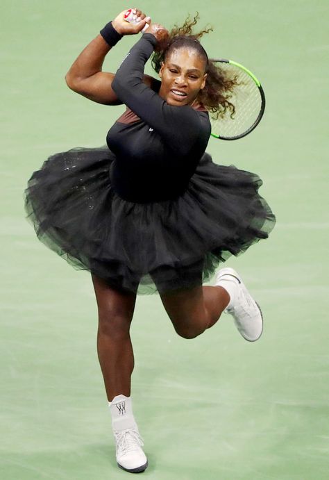 Serena Williams Outfit, Serena Williams Tennis, Venus And Serena Williams, Tennis Pictures, Williams Tennis, Tennis Serve, Tennis Outfits, Tennis Outfit Women, Tennis Fan