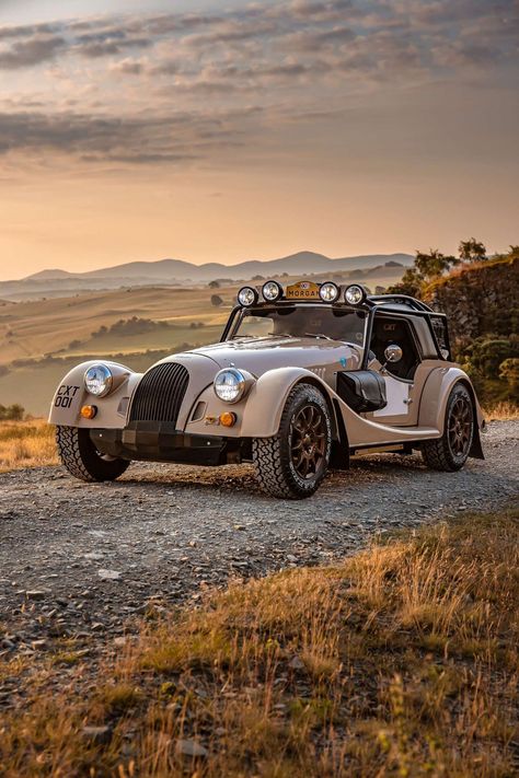 Morgan Motors, Morgan Cars, Classic Automobiles, Old Vintage Cars, Road Trip Car, British Sports Cars, Classy Cars, Futuristic Cars, Super Bikes