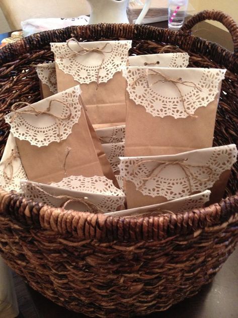 brown paper bag and a doily Paper Doily Crafts, Brown Paper Bags, Paper Bag Crafts, Doilies Crafts, Decorated Gift Bags, Gift Bags Diy, Handmade Packaging, Brown Paper Packages, Paper Doilies