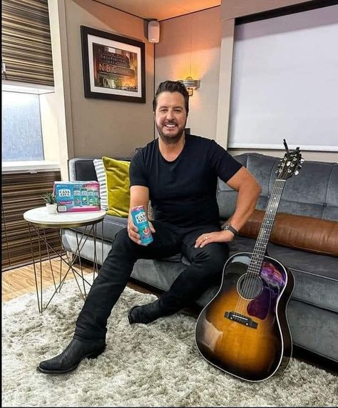 Luke Bryan Recent Picture, Luke Bryan Shirtless, Kenny Chesney Tour, Like Bryan, Luke Bryan Fan, Luke Bryan Concert, Blake Sheldon, Luke Bryan Pictures, Leroy Jethro Gibbs