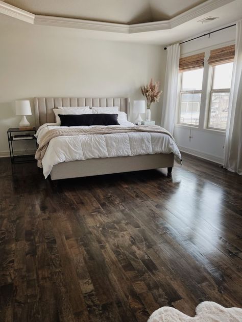 Wooden Flooring Bedroom Ideas, Floor And Wall Color Combinations Bedroom, Master Bedrooms Floors, Bedroom Ideas For Dark Floors, Dark Brown Hardwood Floors Bedroom, Bedroom Decor Wooden Floor, Dark Floors Light Walls Bedroom, Bedroom Wood Flooring Ideas, Room Inspo Wood Floor