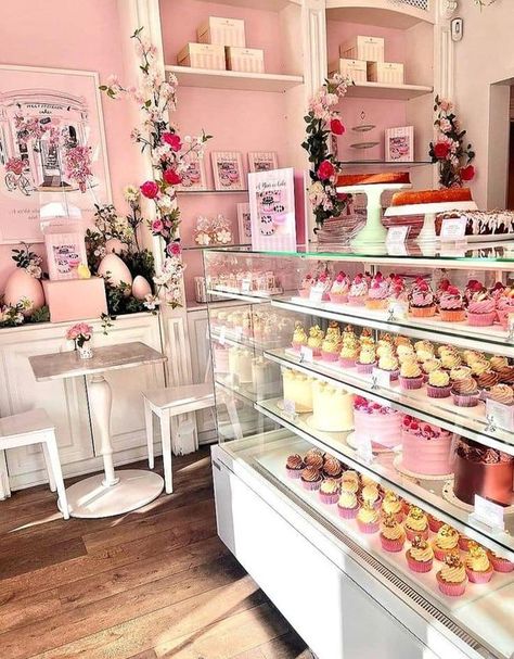 Small Cake Shop Design Ideas, Cake Shop Display Ideas, Small Business Cupcakes, Small Cake Shop Design, Small Bakery Design, Bakery Interior Design Ideas, Pink Bakery Aesthetic, Donut Shop Aesthetic, Coquette Bakery