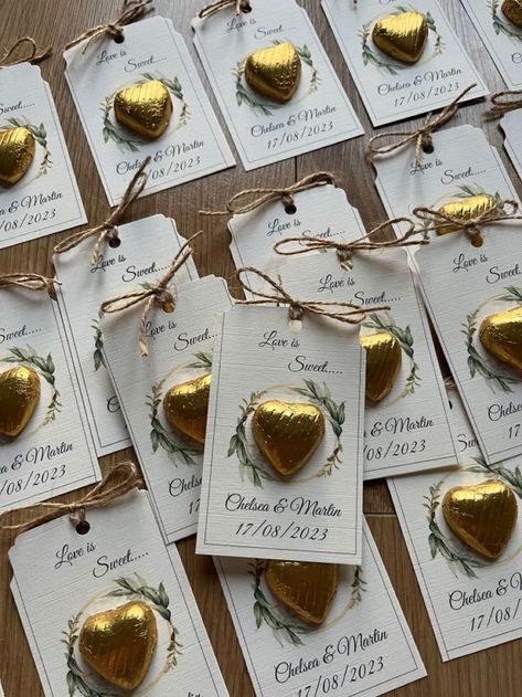 Thank You Chocolate, Gift For Guest Wedding, Chocolate Card Ideas, Chocolate For Wedding, Wedding Favours For Guests, Wedding Gifts Ideas, Favours Ideas, Simple Wedding Favors, Heart Wedding Favors