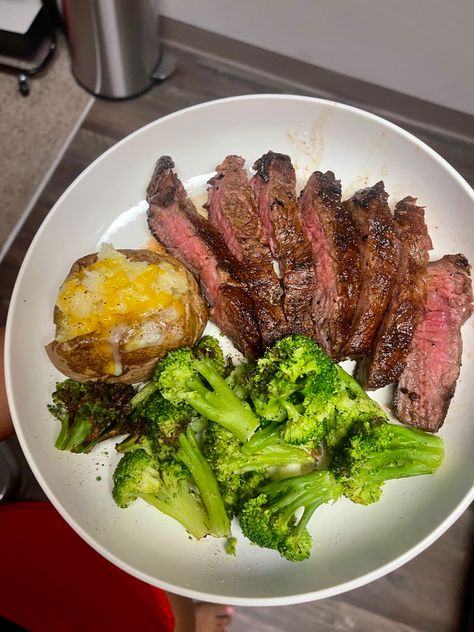 Steak Potatoes Broccoli, Steak And Baked Potatoes, Steak Protein Meals, Meals For Husband Dinners, Sunday Healthy Dinner Ideas, Protein Full Meals, Steak Meal Prep Healthy, Not A Meal, 75 Hard Meals