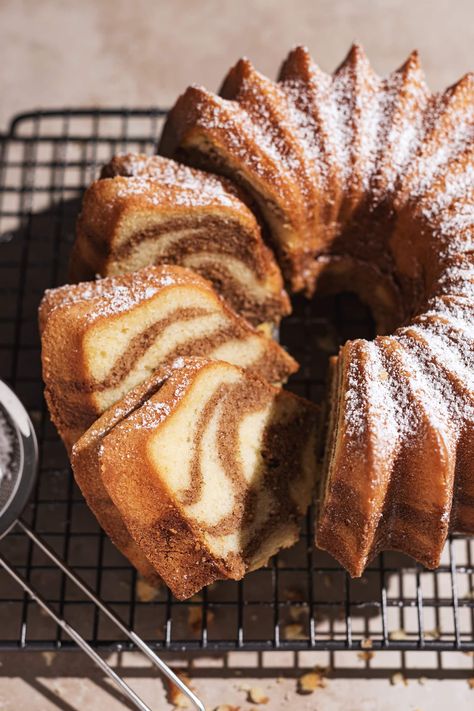 Cinnamon Bunt Cakes, Cinnamon Bundt Cake Recipes, Christmas Pavlova Wreath, Cinnamon Swirl Bundt Cake, Cinnamon Roll Bundt Cake, Parve Desserts, Gingerbread Sandwich Cookies, Swirl Bundt Cake, Pavlova Wreath