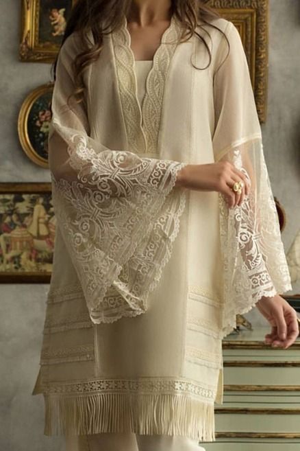 Pakistani Karachi Suits, Designer Suit Designs Indian Style, Karachi Pattern Dress, Lahori Pakistani Suit, Chiffon Suits Pakistani, Karachi Dresses Suits, White Eid Outfit Pakistani, White Pakistani Suit For Eid, Pakistani Suit Pant Design