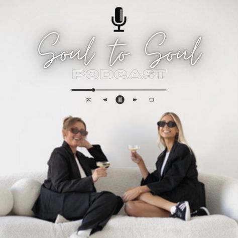 Podcasts For Women Photoshoot, Podcast Aesthetic Women, 3 Person Podcast Setup, Speaking On Stage Aesthetic, Podcast At Home Set Up, Group Podcast Photoshoot Ideas, Podcast Duo Photoshoot, Podcast Profile Pictures, Podcast Inspo Aesthetic