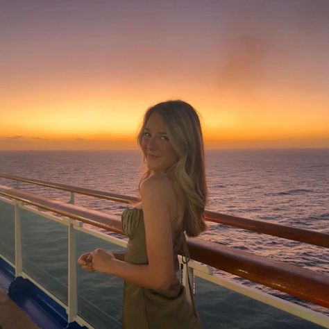 Dress Ocean Photography, Cruise Senior Pictures, Photos On Cruise, Ship Photo Ideas, Cruise Hair Ideas, Carnival Cruise Picture Ideas, Insta Photo Ideas Cruise, Cruise Picture Poses, Cruise Pictures Aesthetic