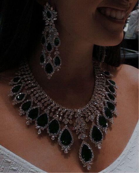 💕 #diamond #jewelry #jewellery #aesthetic #inspiration Jewellery Aesthetic, Bridal Diamond Necklace, Expensive Jewelry Luxury, Headpiece Jewelry, Fancy Jewellery Designs, Ladies Gents, Art Jewelry Contemporary, Luxe Jewelry, Aesthetic Inspiration