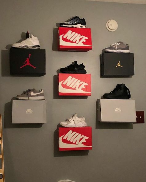 Jordan Boxes On Wall, Show Boxes On Wall, Sneaker Boxes On Wall, Shoe Box Wall, Shoe Boxes On Wall, Sneakerhead Bedroom, Basketball Room Decor, Caine Husky, Sneakerhead Room