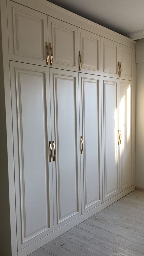 Modern Wardrobe Designs, Closet Design Ideas, Wardrobe Design Modern, Walk In Closet Design, Closet Design Layout, Modern Cupboard Design, Luxury Closets Design, Wardrobe Designs, Walk In Closets