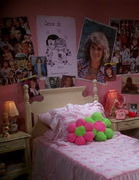 That 70's Show - Jackie's Room 90s Bedroom Decor, 70s Bedroom, 2000s Room, 70s Room, 90s Room, 90s Bedroom, 80s Room, 70s Show, Retro Bedrooms