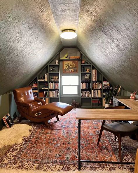 30 Inspiring Ideas for Small Attic Rooms With Low Ceilings Attic Game Room Ideas, Loft Extensions, Low Ceiling Attic Bedroom, Small Attic Room Ideas, Attic Game Room, Low Ceiling Attic, Small Attic Room, Attic Room Ideas, Mom Cave