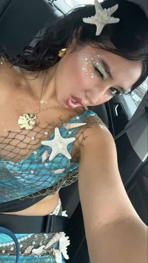 halloween mermaid costume siren 2000s pearls starfish Home Made Mermaid Costume, Starfish Halloween Costume, Mermaid Hair Ideas Halloween, Mother Of Pearl Costume, Sea Turtle Halloween Costume, Mermaid Costume Woman, Couples Mermaid Costume, Posideon Costume, Octopus Costume Womens