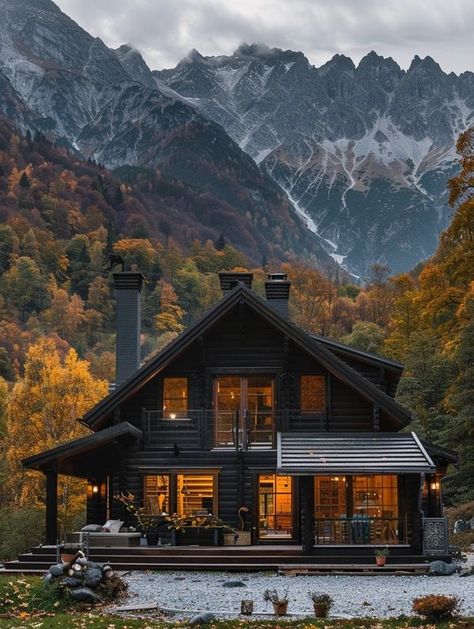 Log Cabin Living Rustic Mountain Cabin Exterior, Lincoln Log House, Log Cabin Mountains, Log Cabin Landscaping Ideas, Log Cabin Aesthetic, Log Cabin Farmhouse, Mountain Cabin Exterior, 2 Story Cabin, Log Cabin Homes Exterior