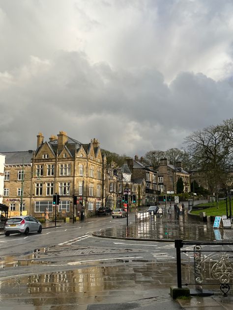 Old English Town Aesthetic, Small British Town, Small Town England, Town Bloxburg, Cozy Town, Tv Aesthetic, English Town, English Aesthetic, Town Games