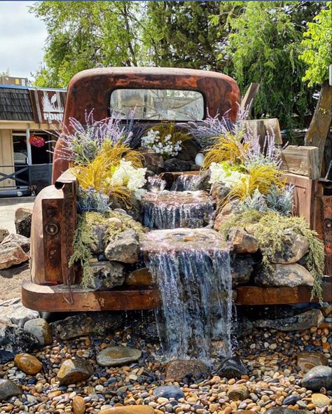 Garden With Trees Ideas, Rustic Fountains Outdoor, Car Garden Ideas, Trailer Garden Ideas, Truck Garden Ideas, Truck Water Feature, Old Truck Water Fountain, Old Truck Waterfall Pond, Rustic Water Fountains Outdoor