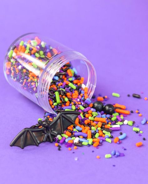 Halloween Sprinkles! Batty Bakery Sweetscape Instaparty | Sweets & Treats Kids Halloween Party Ideas, Cookie Sprinkles, Cupcakes Decoration Diy, Gumball Party, Cake Mix Cupcakes, Baby Shower Cupcakes For Girls, Diy Sprinkles, Baby Shower Girl Diy, Kids Halloween Party