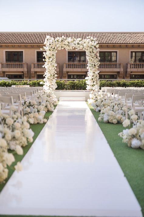 A Beautiful Beverly Hills Wedding At The Maybourne Beverly Hills Wedding, Hills Wedding, White Wedding Theme, Colorful Cocktails, Cocktail Reception, Los Angeles Wedding, Wedding Los Angeles, Hawaii Travel, Wedding Theme