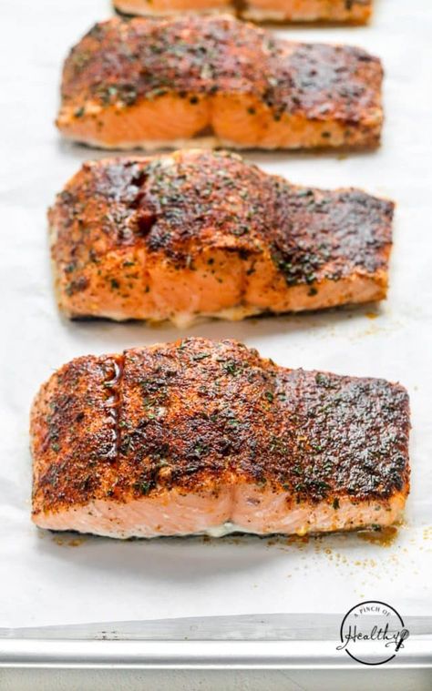 Oven Cooked Salmon, Super Quick Dinner, Simple Baked Salmon, Easy Oven Recipes, Oven Baked Salmon Recipes, Salmon Recipes Oven, Oven Salmon, Quick Salmon, Salmon Recipes Baked Healthy