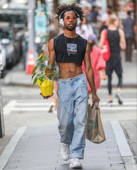 Queer Fashion Streetwear, Male Fashion Model Catwalk, Feminine Masculine Style Men, Queer Street Fashion, Male Party Outfits Night, Genderless Fashion Aesthetic, Black Queer Fashion, Queer Mens Fashion, Queer Masc Fashion