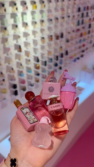 The Parent Company ® on Instagram: "A handful of mini perfumes 🩷  Which colour set would you prefer ?  #miniperfume #minihaul #samplingconceptstore #theparentcompanymalaysia" Mini Perfume Aesthetic, Valencia Core, Mini Perfume Collection, Makeup Collection Aesthetic, Mini Products, Koleksi Parfum, Mini Perfumes, Mini Fragrance, Miniature Perfume