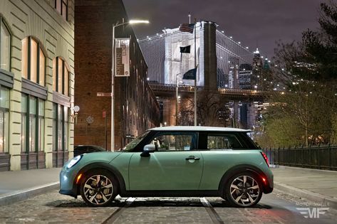 The 2025 MINI Cooper S Debuts in the US: Increased tech, More Weight, Higher Price & No Manual - MotoringFile Mini Cooper Clubman, Mini Cooper Countryman, Dual Clutch Transmission, Mini Coopers, Mini Countryman, Big Car, Cooper S, 2025 Vision, Mini Cooper S