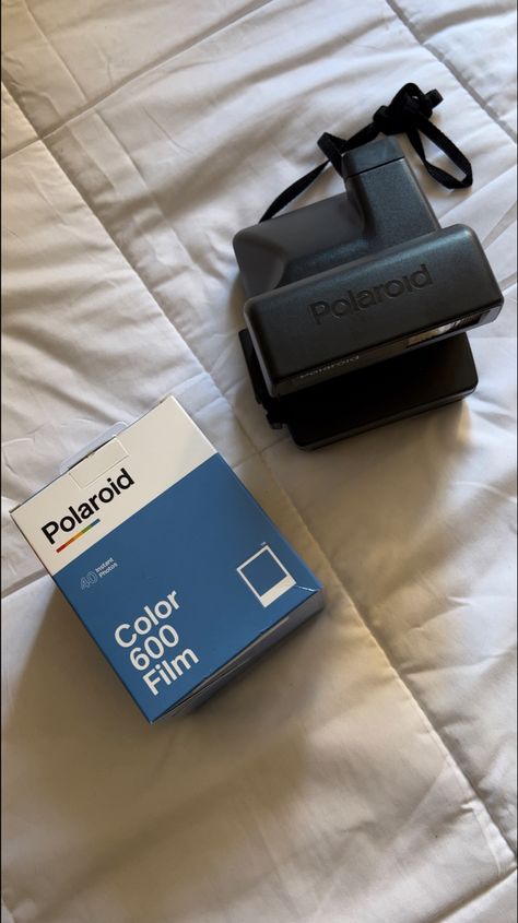 Polaroid 600 Pictures, Julia Vibes, Polaroid 600 Film, Camera Polaroid, Polaroid Cameras, Film Camera Photography, Polaroid 600, Polaroid Photography, Film Vintage