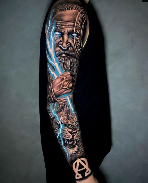 Outer Bicep Tattoo Men Sleeve, Male Sleeve Tattoos, Manga Tattoo Hombre Ideas, Tattoo Men Hand, Tattoo Hombre Brazo, Quarter Sleeve Tattoo For Men, Loki Tattoo, Tato Maori, Mangas Tattoo