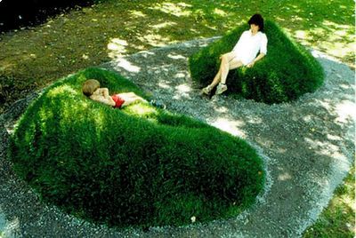 grass couches, environmental artist Angela Ciotti. Perfect out door furniture for grass roof top houses Environmental Artist, Astro Turf, Land Art, Green Grass, Dream Garden, Garden And Yard, Organic Gardening, Yard Art, Garden Projects