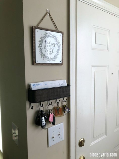 Foyer Mudroom, Do It Yourself Decoration, Organization Station, Farmhouse Side Table, Cute Dorm Rooms, Key Rack, Room Transformation, Mail Organizer, First Apartment