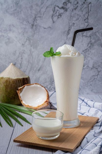 Young coconut juice smoothie in glass, f... | Premium Photo #Freepik #photo #coconut-shake #milkshake #shake #fruit-shake Ice Cream Milkshake, Coconut Shake, Coconut Milkshake, Smoothie Glass, Tender Coconut, Coconut Juice, Food Photography Dessert, Ice Cream Smoothie, Coconut Milk Smoothie