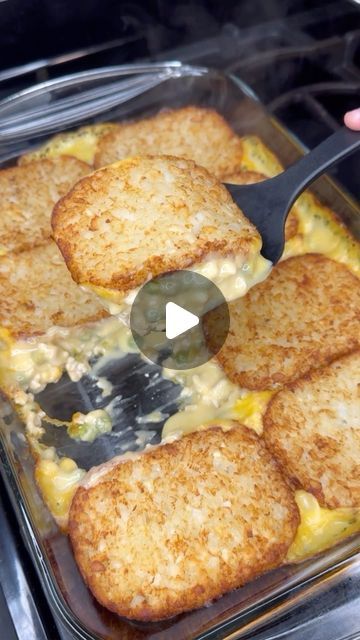 Amy Doe 👩🏼‍🍳 on Instagram: "Do you call this a casserole or a hot dish?!? RECIPE ⬇️  Ingredients:  1lb ground turkey or ground beef 2 cans cream of chicken soup 1/2 cup to 1 cup peas (optional) 4 oz velveeta 8 hashbrown patties  Directions:  Preheat oven to 375F  To a pan brown meat and drain any grease. Stir in soup, velveeta, and peas if using until cheese is melted.  To a 9X13 baking dish add the meat mixture and smooth out the top. Top with hashbrown patties.  Bake for 45 minutes uncovered.  Serve and enjoy!   #easymeals #easydinner #easyrecipeideas #dinner #dinnerideas #dinnertime #simplemeals #quickandeasymeals #simplecooking #cookingathome #comfortfood #homecooking #familydinner" Recipes With Frozen Hashbrowns Dinners, Recipes Using Frozen Hashbrown Patties, Recipes Using Hashbrown Patties, Hashbrown Patties Recipes, Hashbrown Patty Casserole, Hashbrown Casserole With Ground Beef, Hashbrown Patty, Easy Recipe Using Ground Beef, Hashbrown Patties