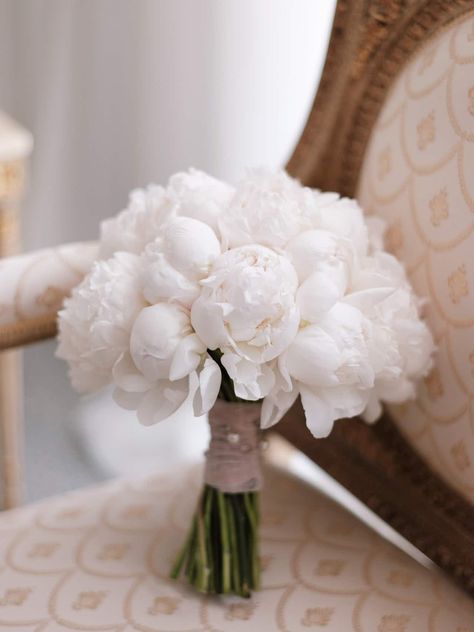 All White Peony Bouquet, White Wedding Peonies, All White Wedding Bouquet Peonies, Peonies At Wedding, Wedding White Flowers Bouquet, Wedding Flowers White Peonies, Peonies Flower Bouquet, Bridal Flowers Peonies, Wedding Flowers Bouquet White