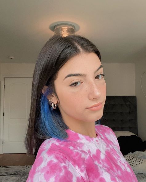 90s Grunge Hair, Dyed Hair Blue, Short Grunge Hair, Hair Color Underneath, Hair Color Streaks, Hair Streaks, Hair Color Purple, Short Hair Color, Hair Color Blue