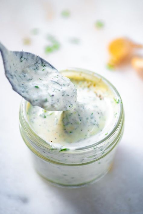 Creamy Ranch Sauce with Dill and Garlic Low Calorie Ranch Dressing, Low Calorie Ranch, Ranch Sauce Recipe, Wingstop Ranch Recipe, Avocado Ranch Dressing Recipe, Cilantro Lime Ranch Dressing, Spicy Ranch Dressing, Avocado Ranch Dressing, Ranch Sauce