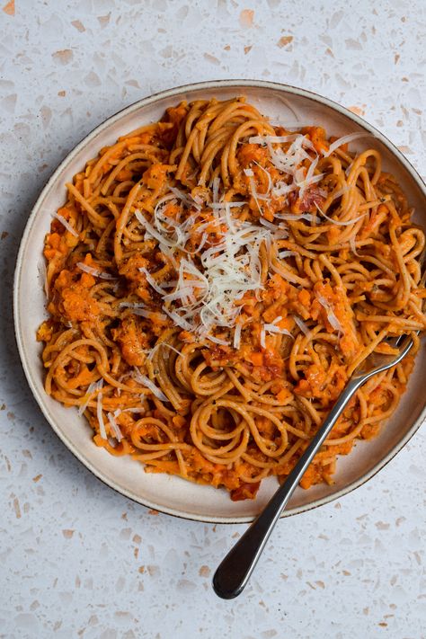 This easy, naturally vegan Red Lentil Ragu recipe is a great freeze-ahead alternative to meat sauce over your Saturday-night spaghetti! Red Lentil Lasagne Recipe, Red Lentil Lasagne, Vegan Lentil Ragu, Vegan Red Lentil Dahl, Lentil Ragu, Ragu Recipe, Pasta Noodle Recipe, Healthy Plant Based Recipes, Vegan Pasta Recipes