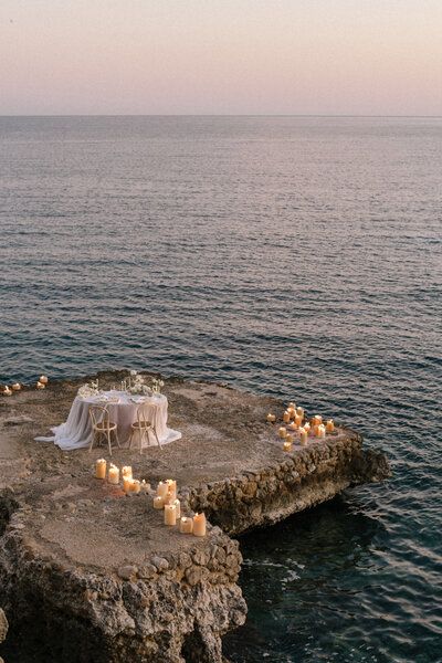 romantic elopement spot by the sea in mallorca Wedding In A Cave, All Candles Wedding, Cool Proposal Ideas, Ethereal Beach Wedding, Italy Beach Wedding, Ocean Wedding Aesthetic, Classy Beach Wedding Decor, Spanish Beach Wedding, Mediterranean Wedding Aesthetic