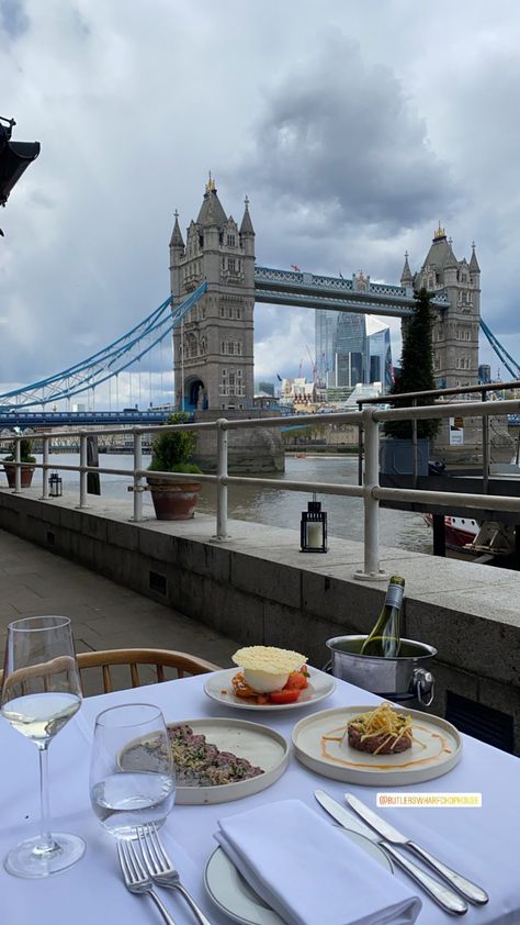 City Girls Aesthetic, Food With A View, Dinner Place, London Big Ben, Knightsbridge London, London Vibes, London Dreams, Uk Food, London Aesthetic