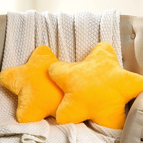 Cool Bedroom Decorations, Stars Home Decor, Throw Pillows Yellow, Star Throw Pillow, Star Themed Room Aesthetic, Cool Things For Bedroom, Cute Couches For Bedrooms, Star Bedroom Aesthetic, Yellow Themed Bedroom