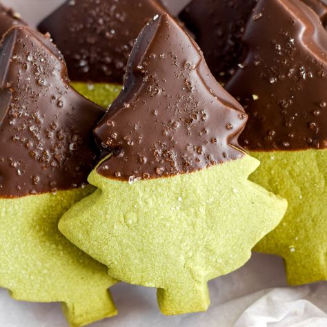 Gluten-Free Matcha Shortbread Cookies Cookies With Rice Flour, Matcha Shortbread Cookies, Matcha Shortbread, Gluten Free Shortbread Cookies, Christmas Tree Desserts, Cookie Holiday, Gluten Free Shortbread, Gluten Free Christmas Cookies, Best Christmas Desserts